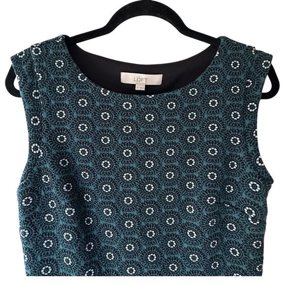 LOFT | NWOT TEXTURED KNIT GREEN & BLACK RETRO PRINT DRESS FIT & FLARE | SIZE: 6 - Picture 3 of 9